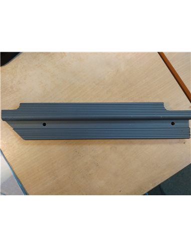 Finition du Seuil de Porte Avant Droite de couleur GRIS