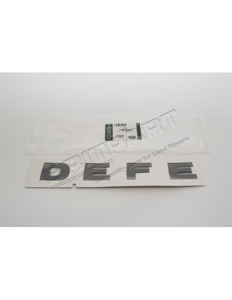 Monogramme "DEFE" couleur BRUNEL sur le Capot